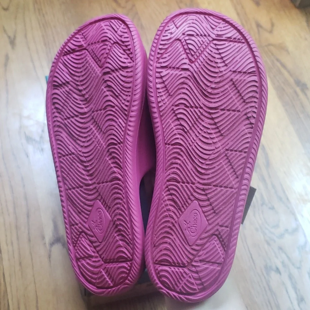 NIB Chaco Chillos Slide Sandal In Magenta Kids Size 5